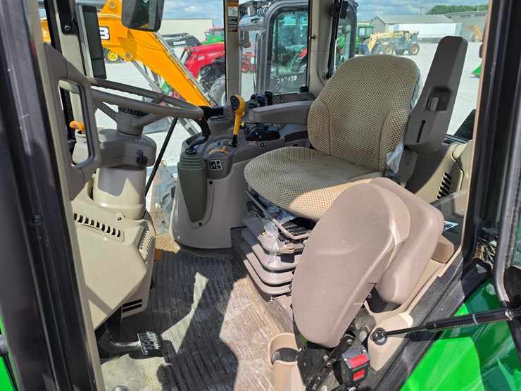 2022-john-deere-6120m-image-6
