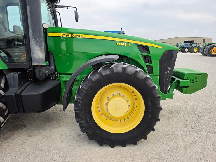 2010-john-deere-8345r-image-4