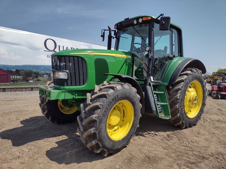 john-deere-7520-image-24