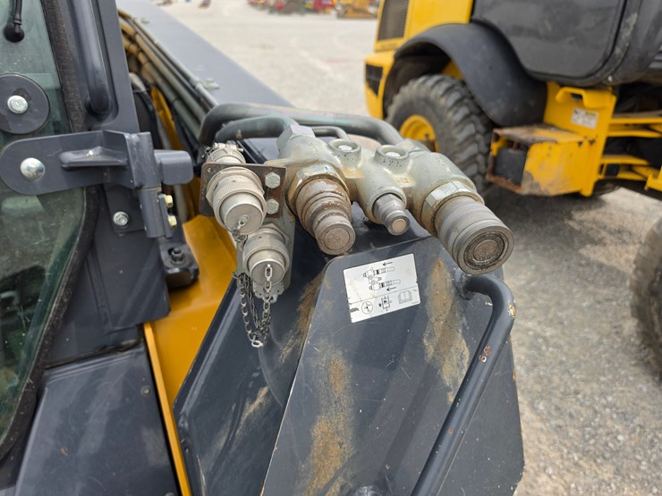 2014-deere-333e-image-6