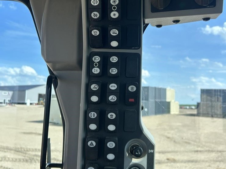 2011-caterpillar-140m2-awd-image-63