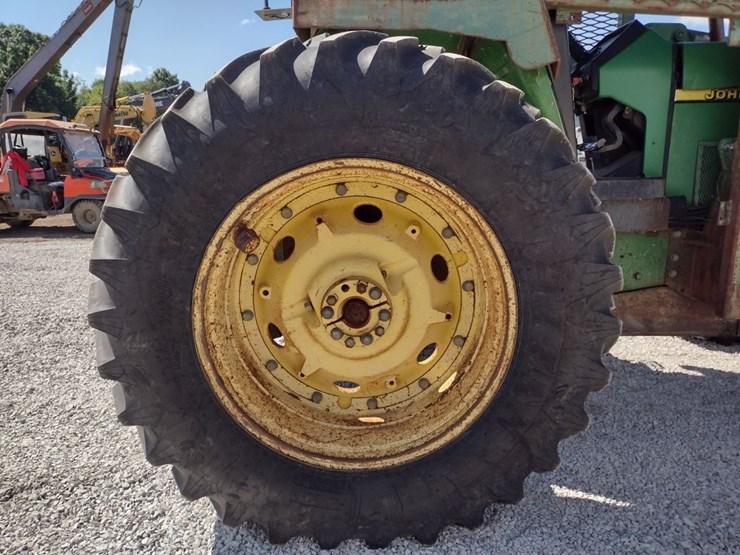 john-deere-7210-image-28