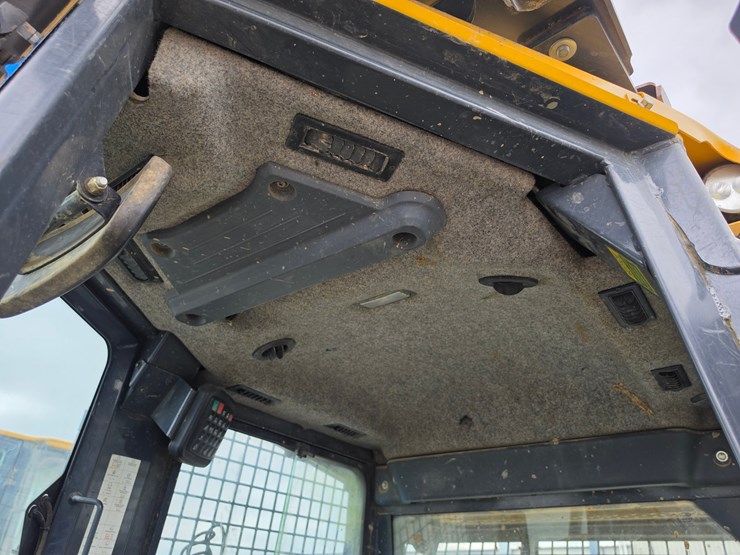 2019-deere-700k-lgp-image-8