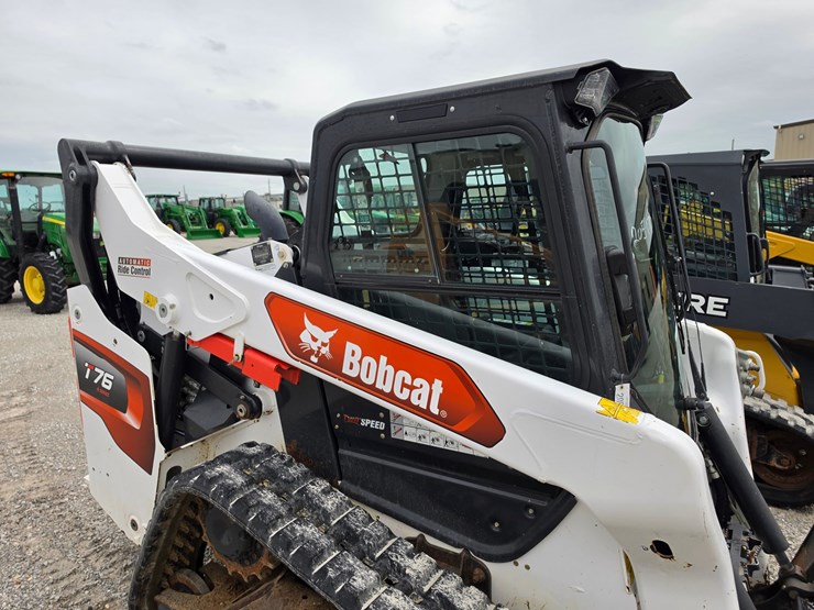 2021-bobcat-t76-image-24