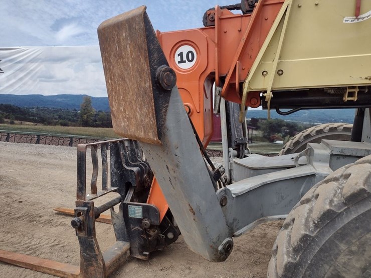 2005-jlg-g10-55a-image-18