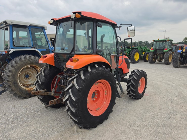 2017-kubota-m7060-image-32