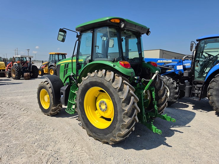 2020-john-deere-6105e-image-12