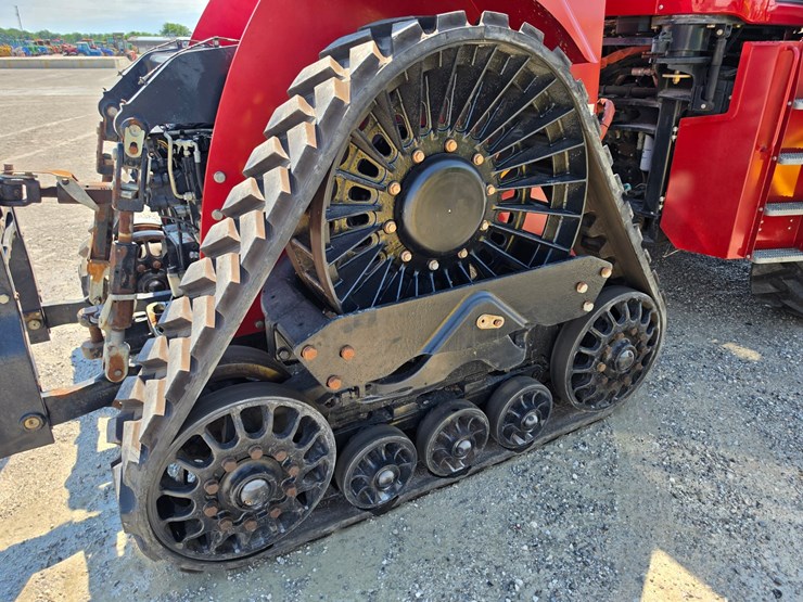 2014-case-ih-420-image-23