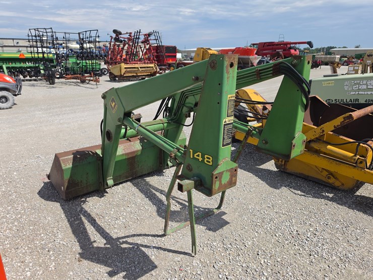 john-deere-148-image-6