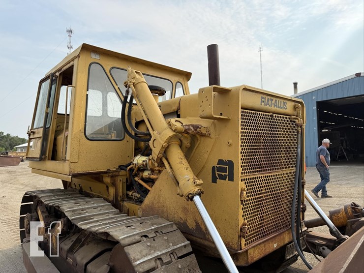 fiat-allis-bulldozer-w/-__-ft.-4-way-blade-8318-image-9