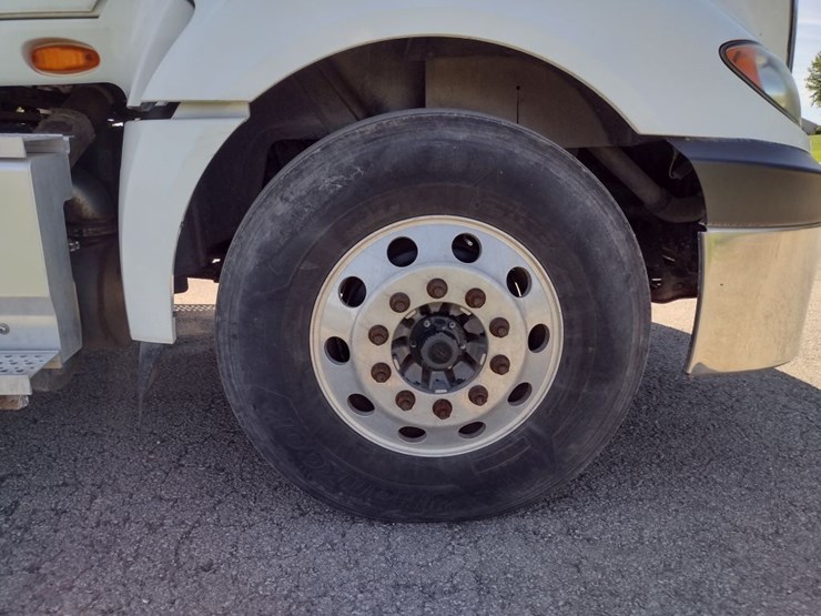 international-prostar-image-31