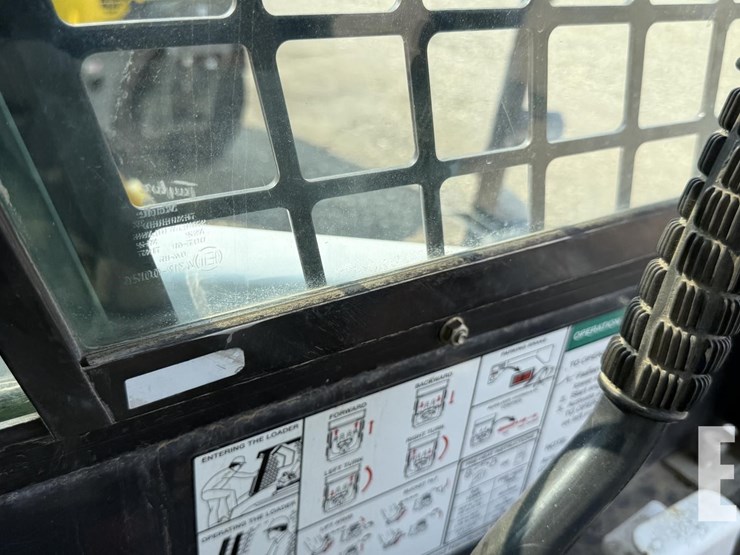 2016-bobcat-s70-image-22