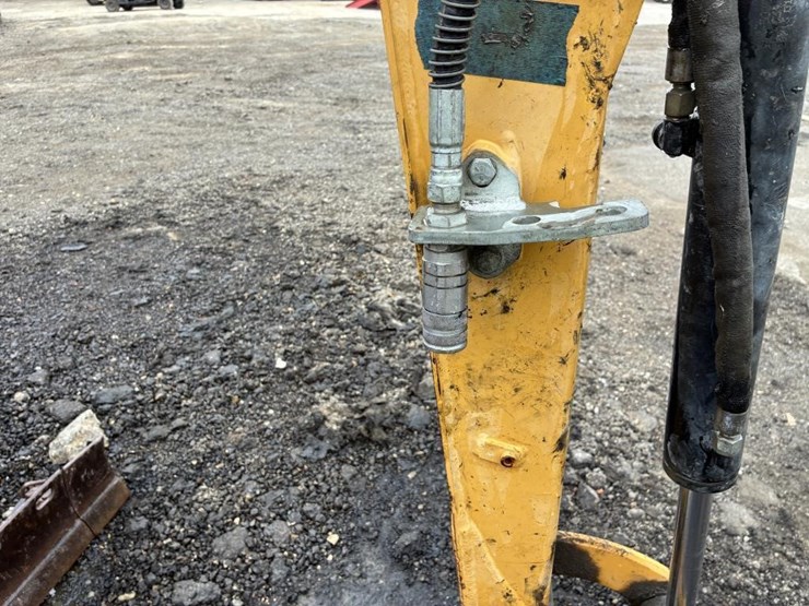 2013-caterpillar-301.7d-cr-image-9