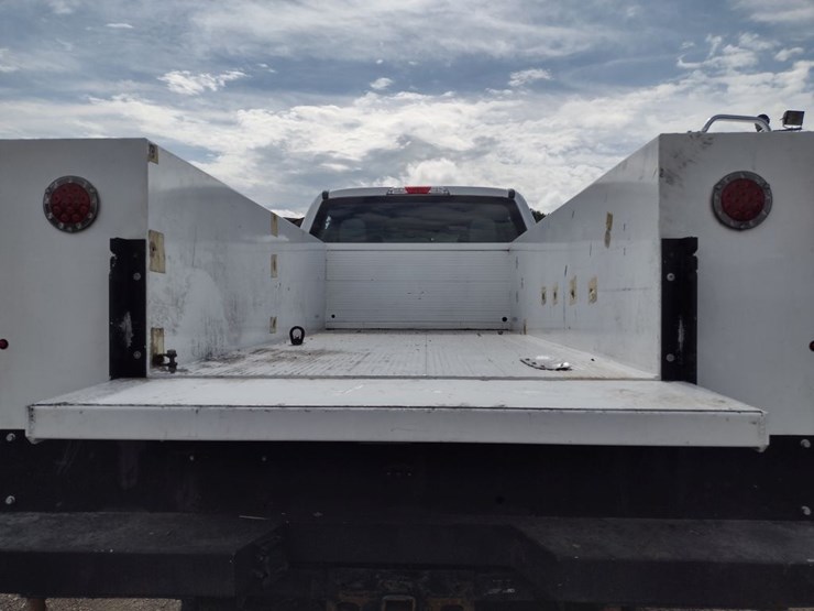 2018-ford-f350-image-32