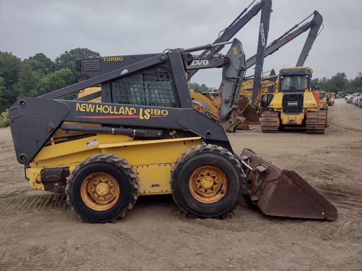 new-holland-ls180-image-3