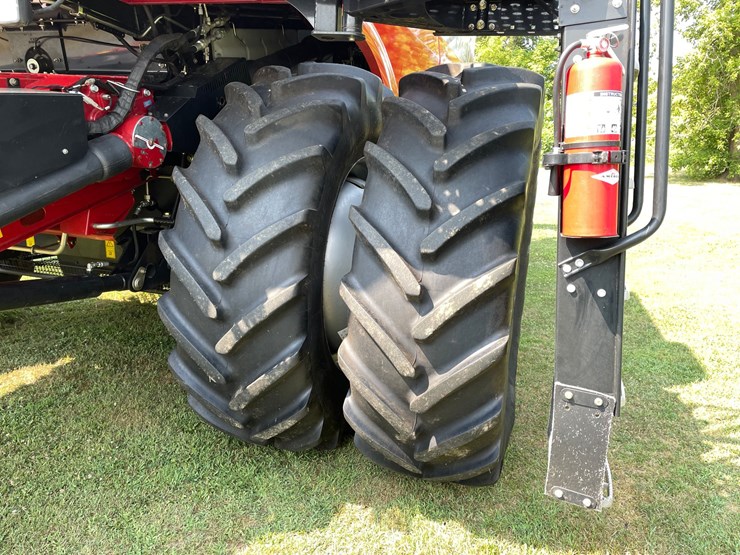 2018-case-ih-7240-image-12