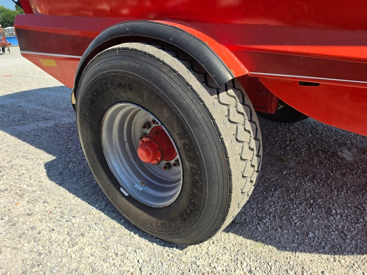 2018-kuhn-knight-vt156-image-13