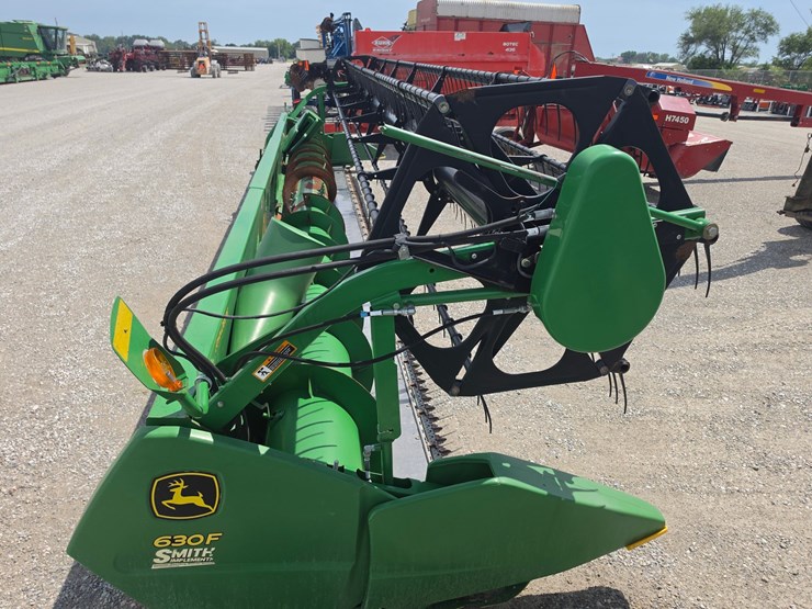 2011-john-deere-630f-image-12