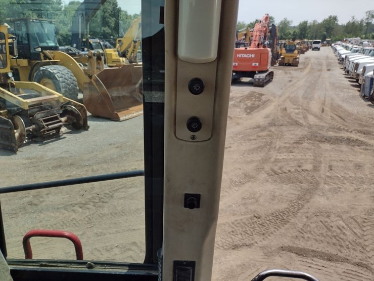caterpillar-953c-image-12