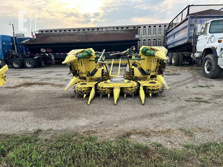 2003-john-deere-686-image-2