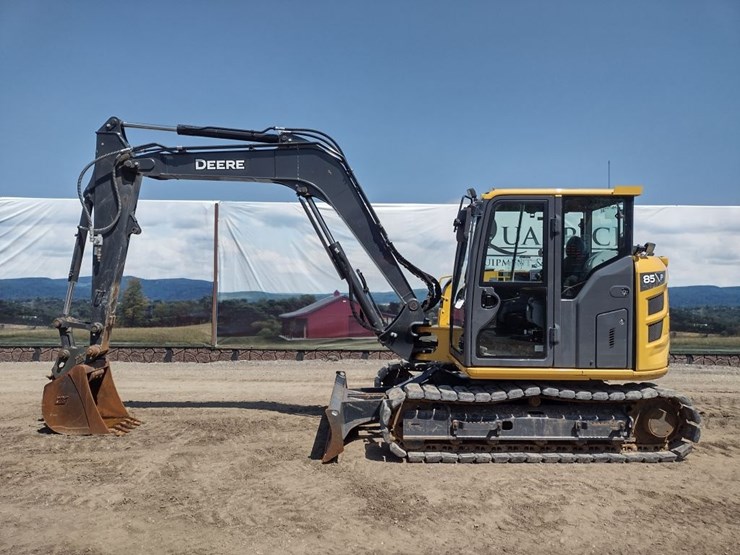 john-deere-85-image-1