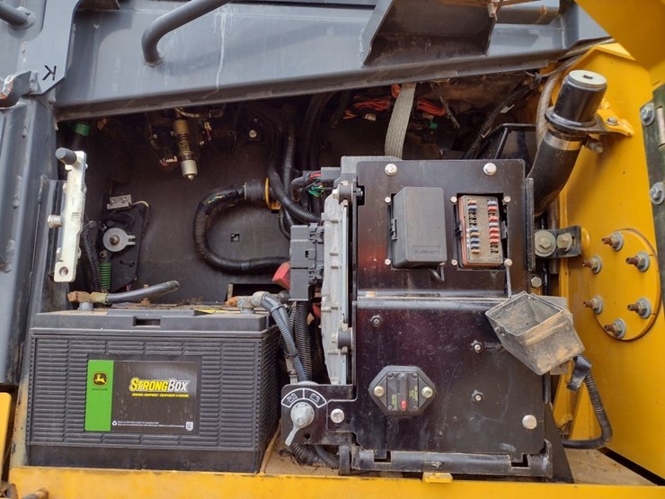 deere-700k-lgp-image-21