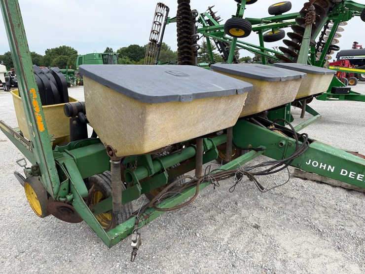 john-deere-7200-image-10