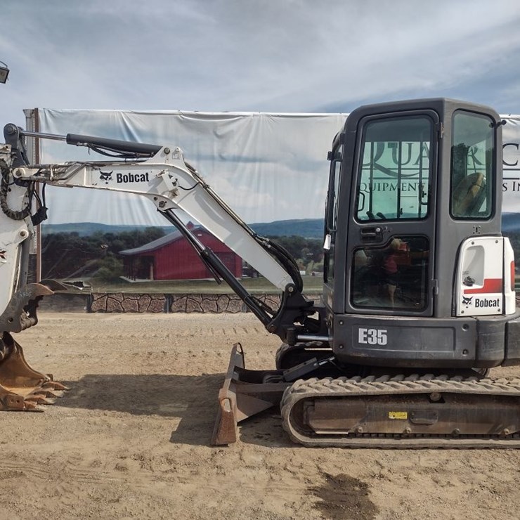 BOBCAT E35