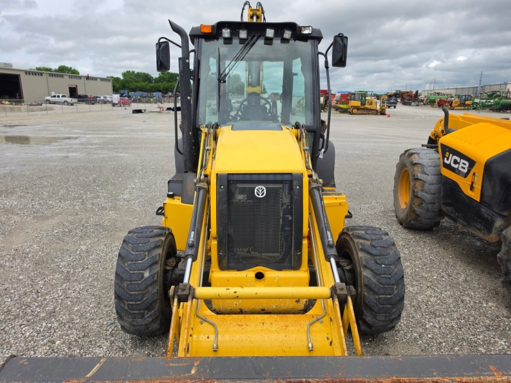 2022-new-holland-b95c-image-4