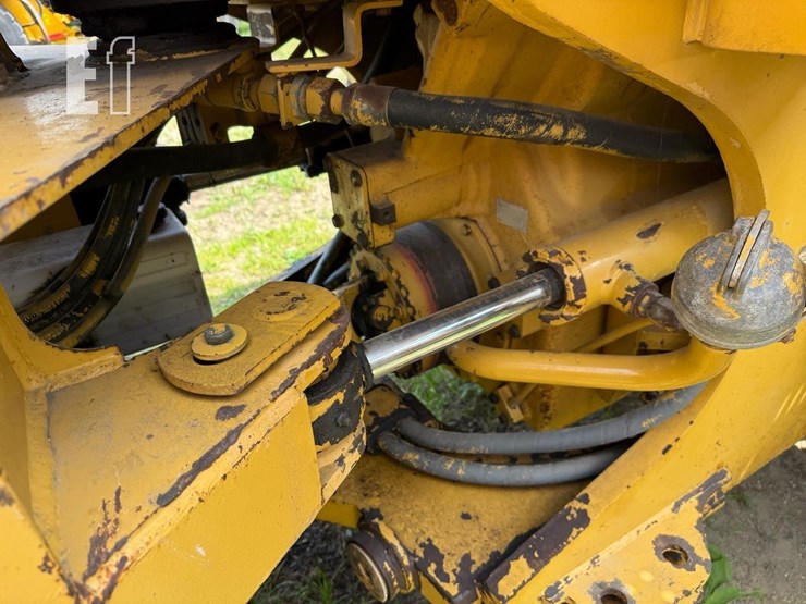 1997-caterpillar-928f-image-13