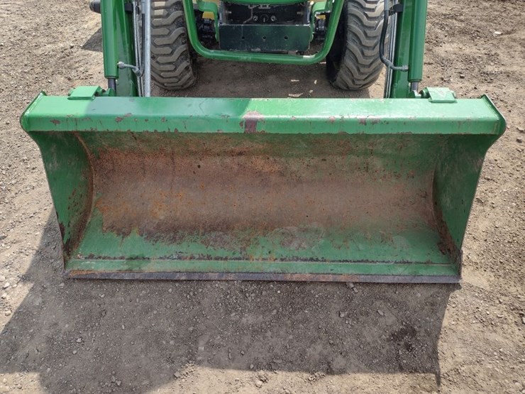 john-deere-2305-image-21