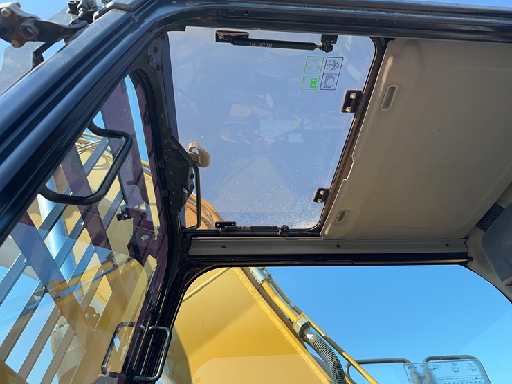 2015-caterpillar-326fl-image-16