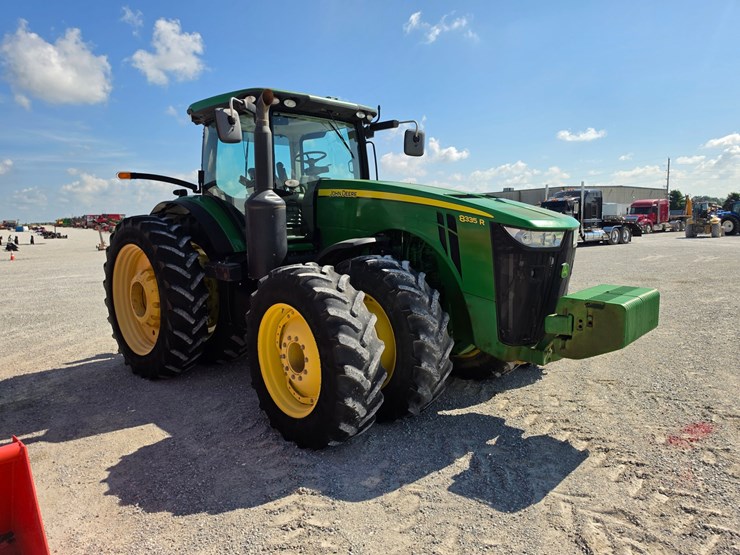 2012-john-deere-8335r-image-25