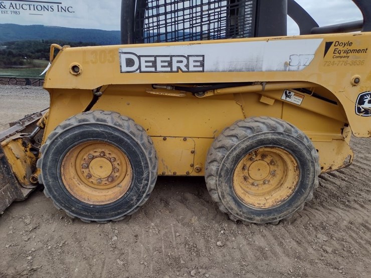 john-deere-317-image-10
