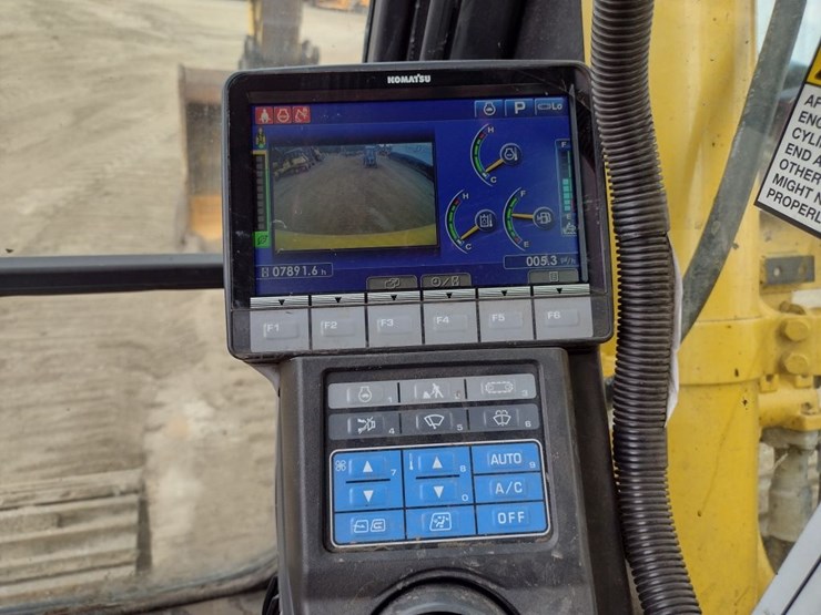 komatsu-pc360-lci-11-image-7