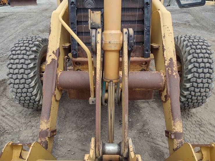 caterpillar-416d-image-22