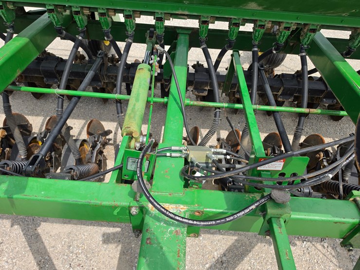 1992-john-deere-750-image-3