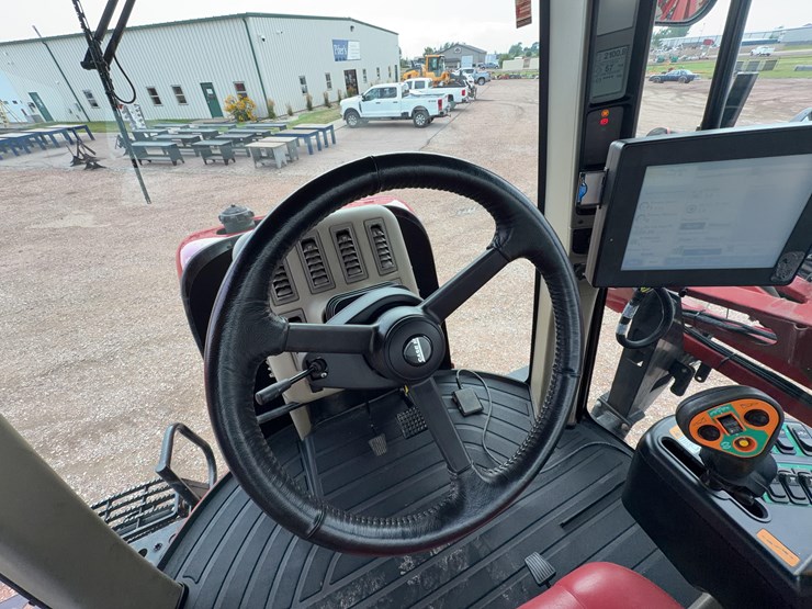 2009-case-ih-4420-self-propelled-sprayer-image-52