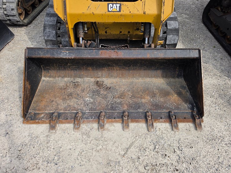 2016-caterpillar-259d-image-3
