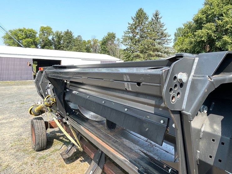 #1251-•-2020-drago-gt-flagship-8-row-corn-head-(case-ih-flagship-mounts)-image-28