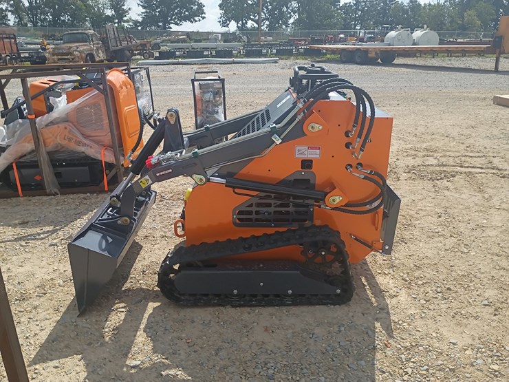 #l76-046-•-2026-landhonor-me380-mini-skid-steer-image-1