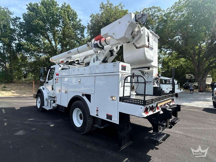 2019-freightliner-m2-106-image-3