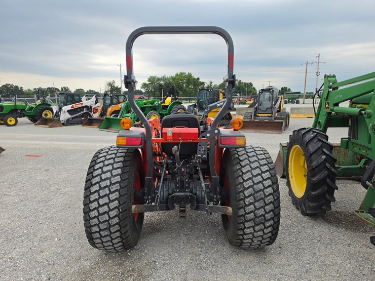 2021-kubota-l4701-image-15