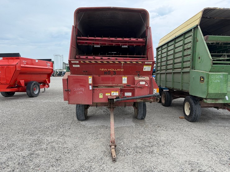 new-holland-816-image-2