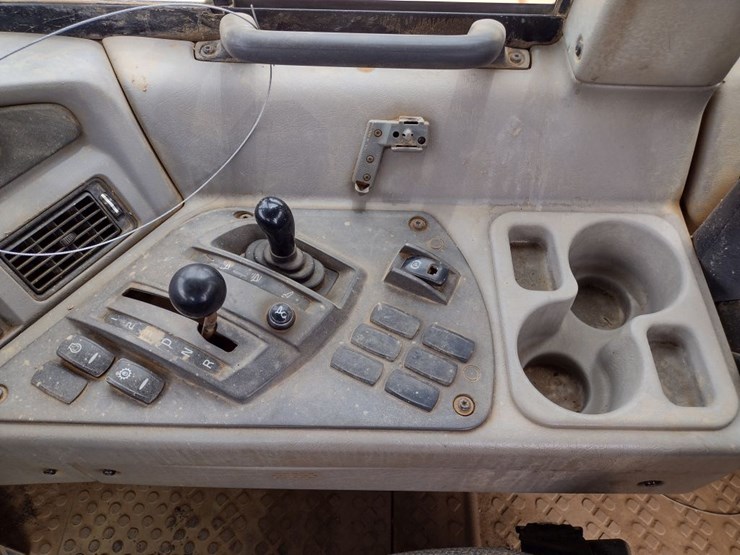 volvo-a25f-image-9