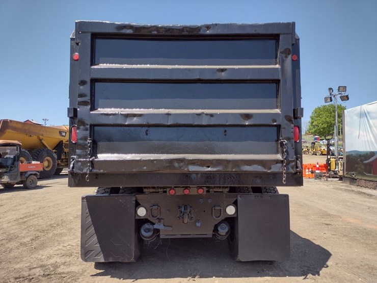 peterbilt-340-image-4