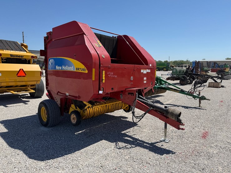 2012-new-holland-br7090-image-9