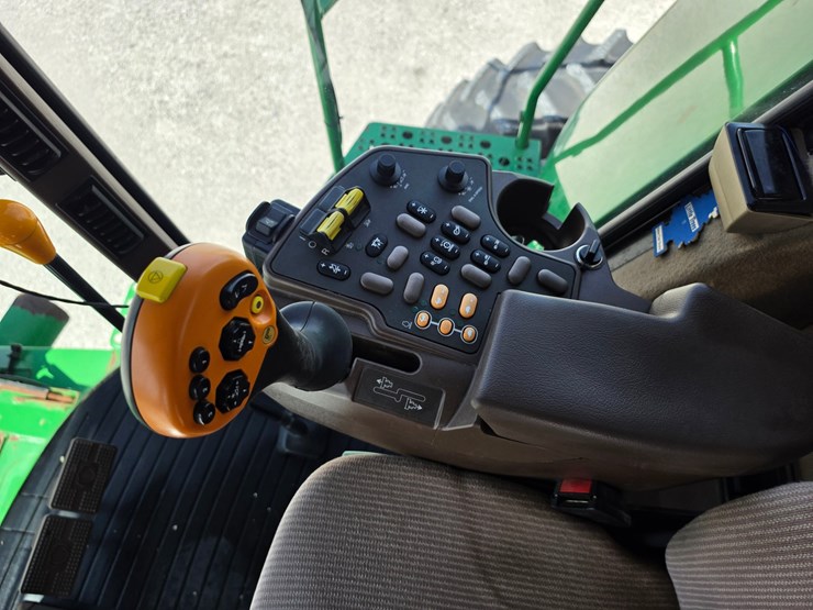 2005-john-deere-9860-sts-image-12