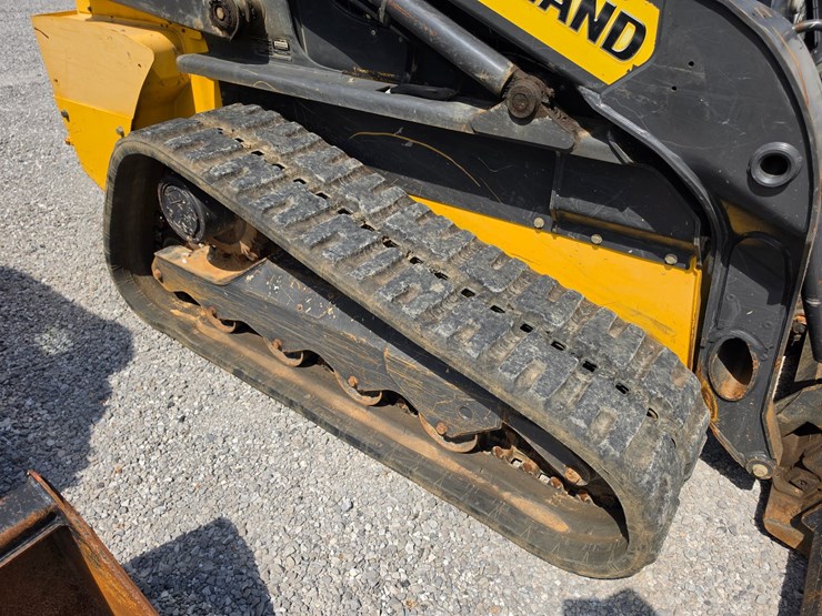2016-new-holland-c232-image-14