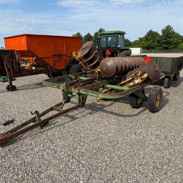JOHN DEERE 210